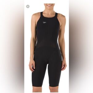 Speedo Women’s LZR racer back kneeskin tech suit. Size 23